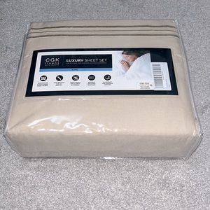 Brand New Cream 6 pc King Sheets